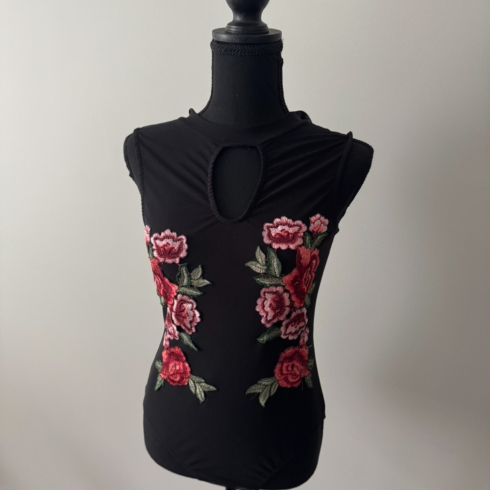Sexy Floral Embroidered Black Sleeveless Bodysuit 🌹